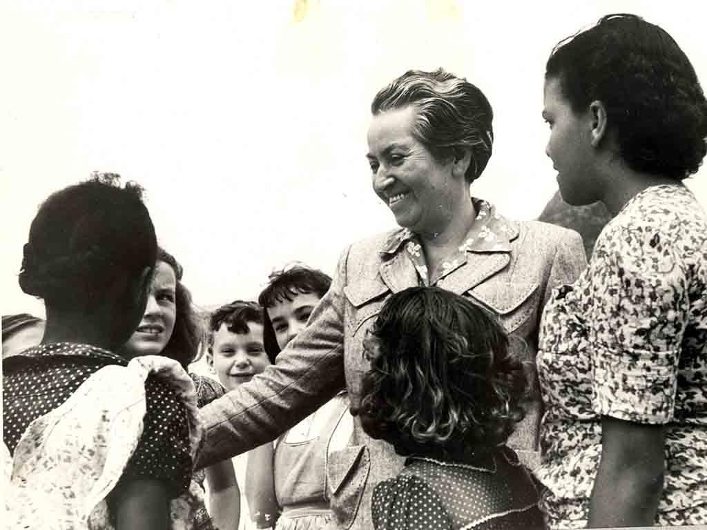 GABRIELA MISTRAL, UNA INNOVADORA